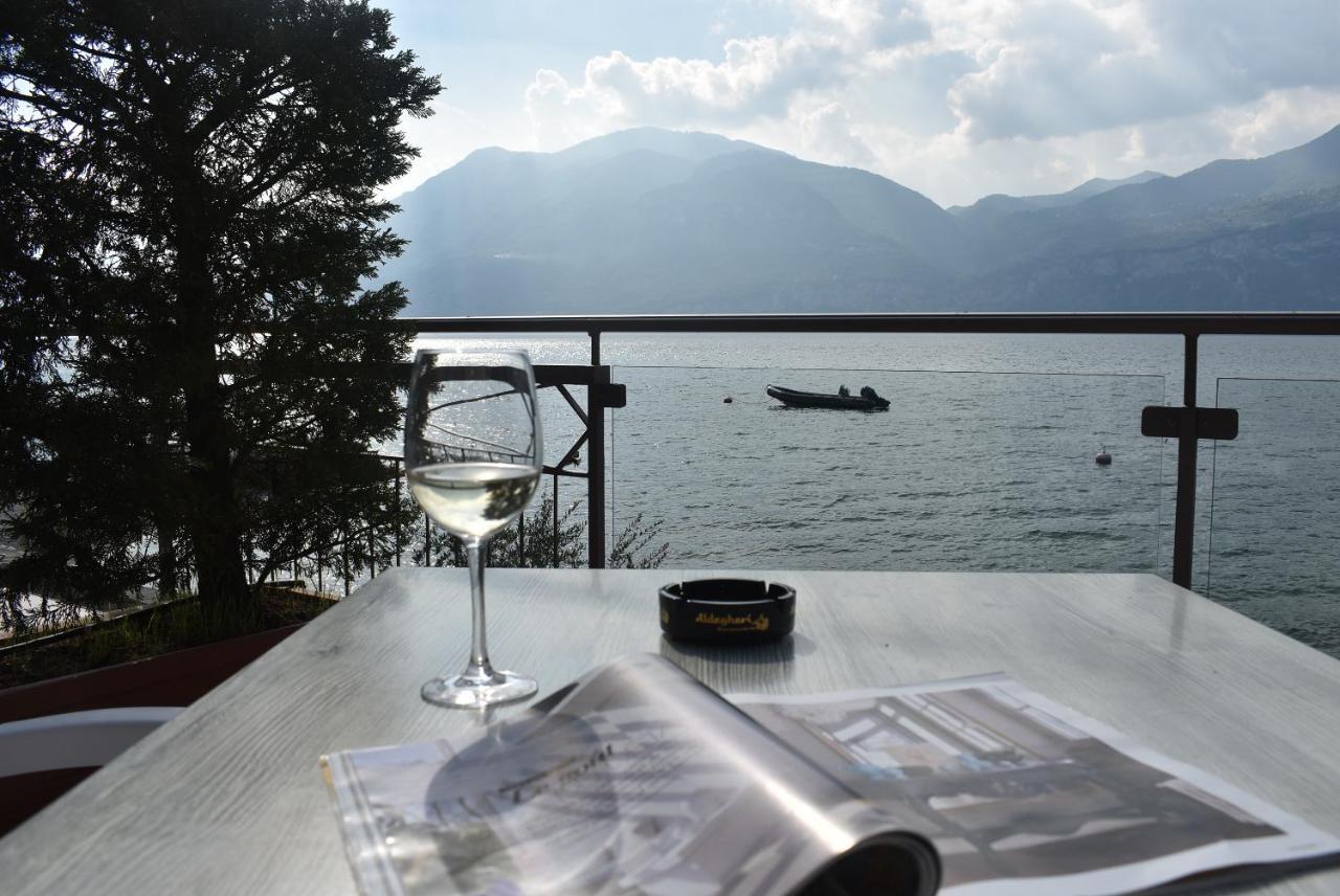 Hotel Garnì Vela d'oro Brenzone sul Garda Esterno foto
