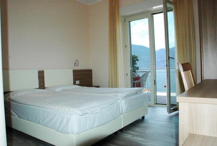 Hotel Garnì Vela d'oro Brenzone sul Garda Esterno foto