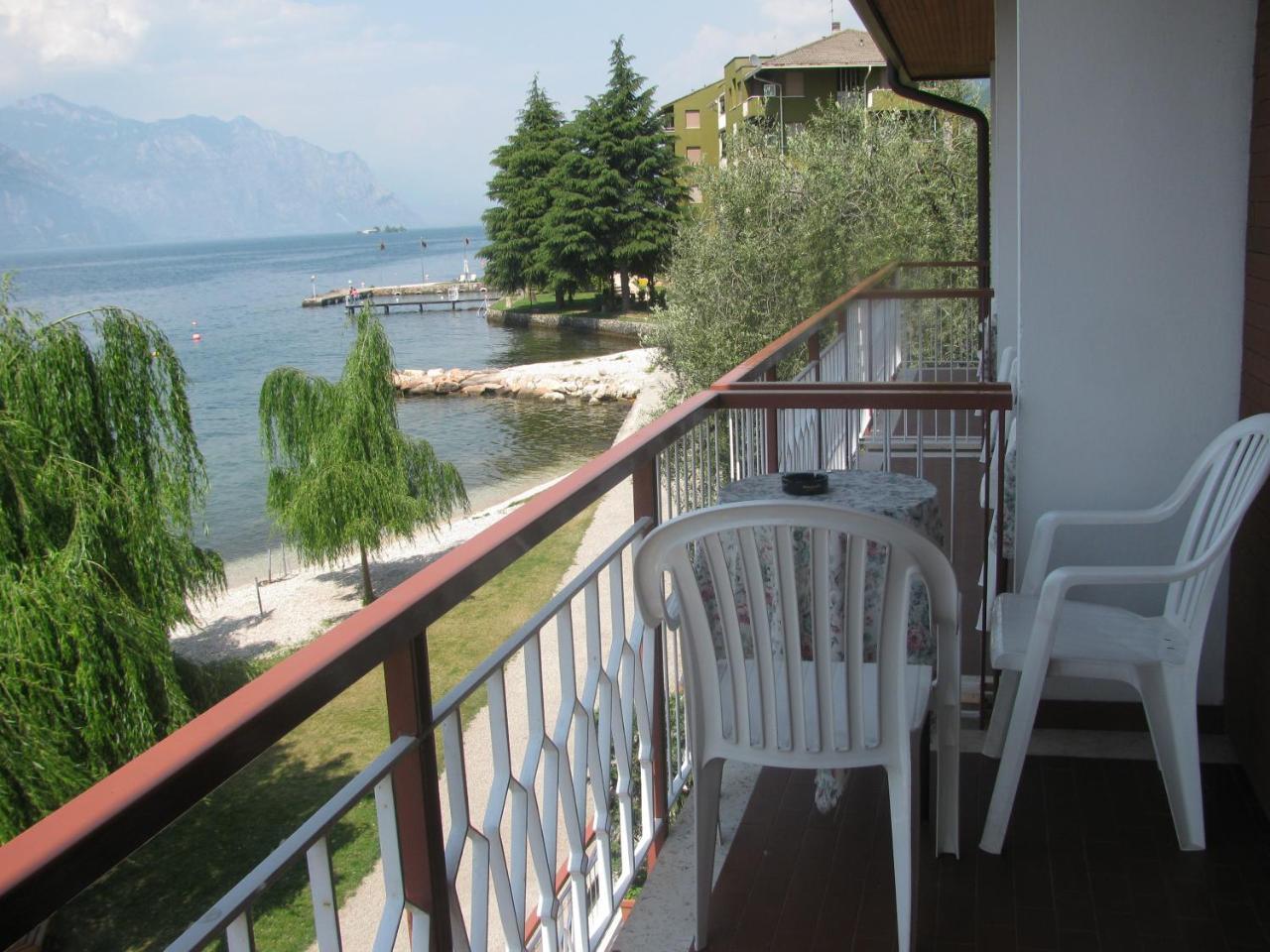 Hotel Garnì Vela d'oro Brenzone sul Garda Esterno foto