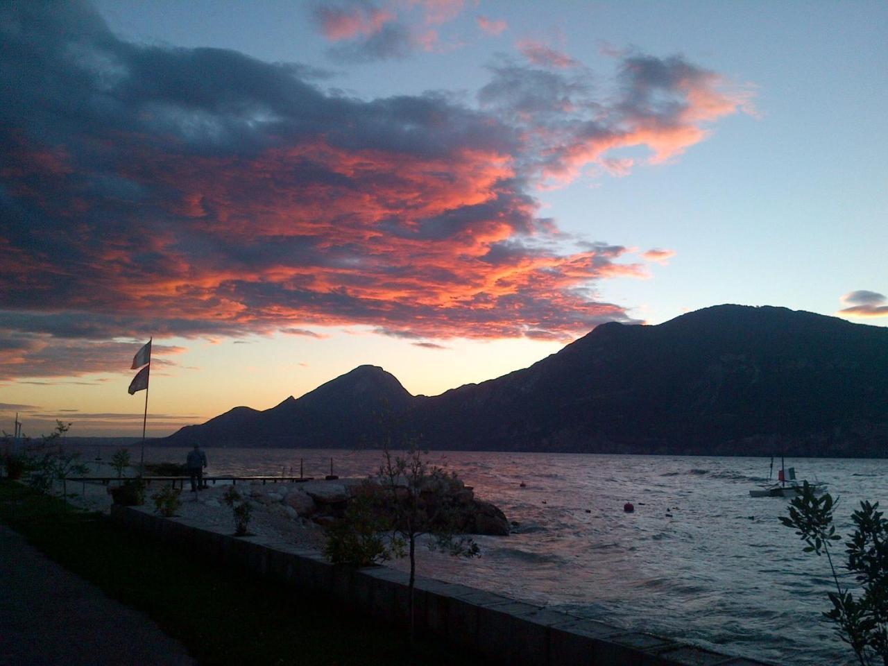 Hotel Garnì Vela d'oro Brenzone sul Garda Esterno foto